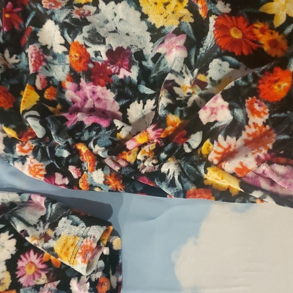 Dress - Picture 6 of 7